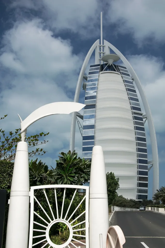 burj-al-arab-4912360_1280